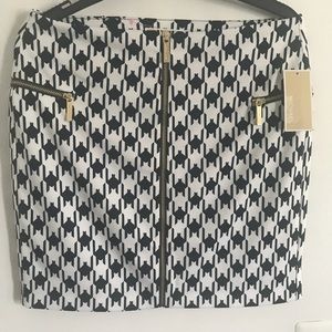 Michael Kors Navy Blue and White skirt